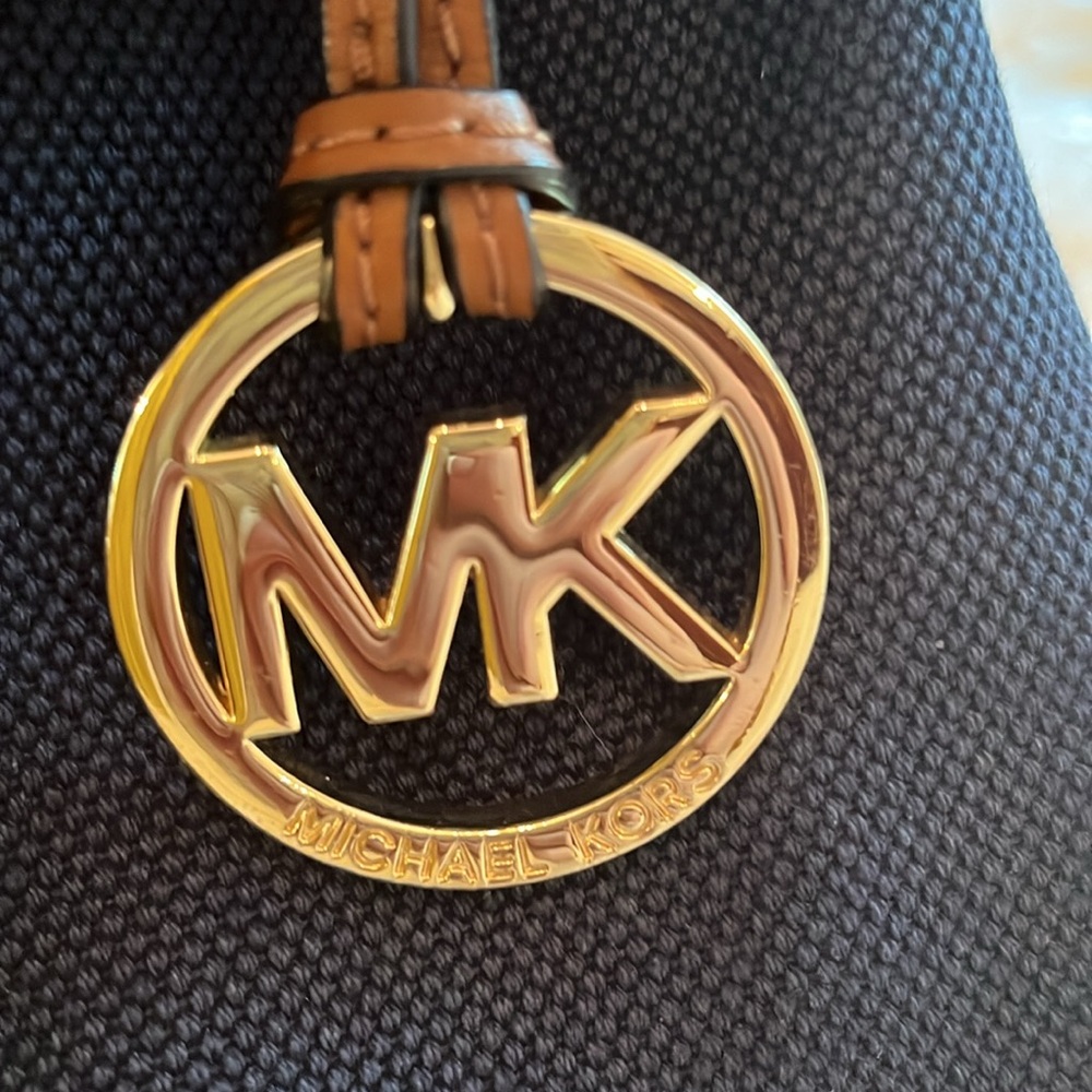 Michael Kors Navy/Brown Canvas Marina Drawstring EUC Ask questions - Picture 13 of 14